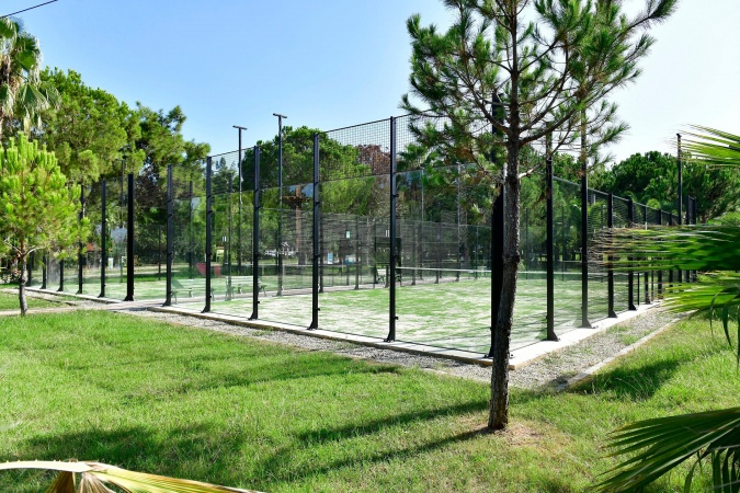 Tenis Sahası