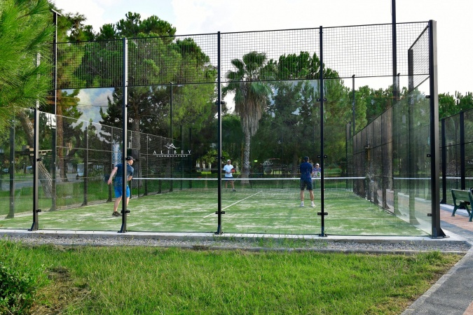 Tenis Sahası